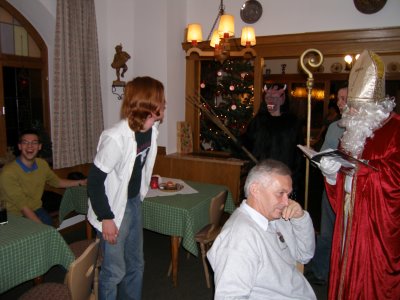 Vor dem Krampus hat unser Gingy mit seinen “langen verrosten” Haar gehörig Respekt! Vor dem Krampus hat unser Gingy mit seinen “langen verrosten” Haar gehörig Respekt!