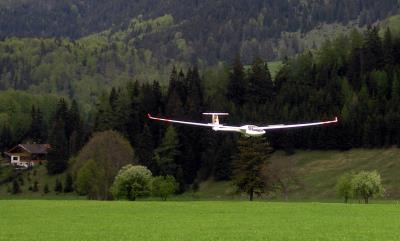 10 Minuten spter landet die DG-600 wieder - soviel zur Frage der Thermik nachmittags um 14 Uhr!